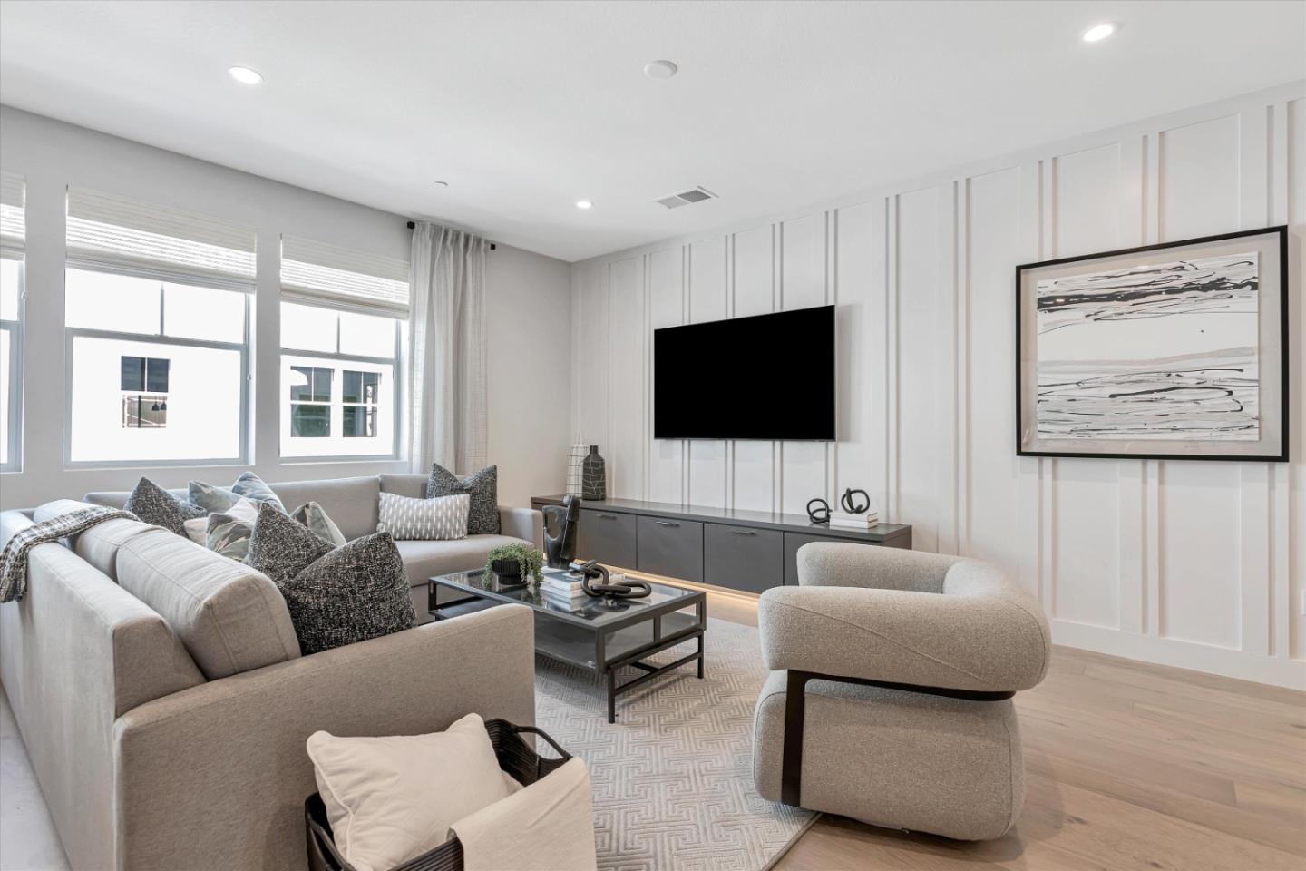 Detail Gallery Image 2 of 12 For 231 Oak Cir, Walnut Creek,  CA 94597 - 4 Beds | 3/1 Baths