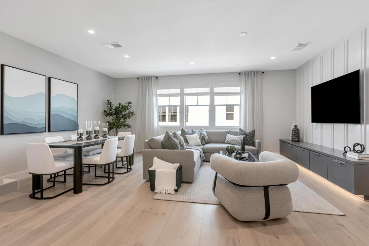 Detail Gallery Image 3 of 12 For 231 Oak Cir, Walnut Creek,  CA 94597 - 4 Beds | 3/1 Baths