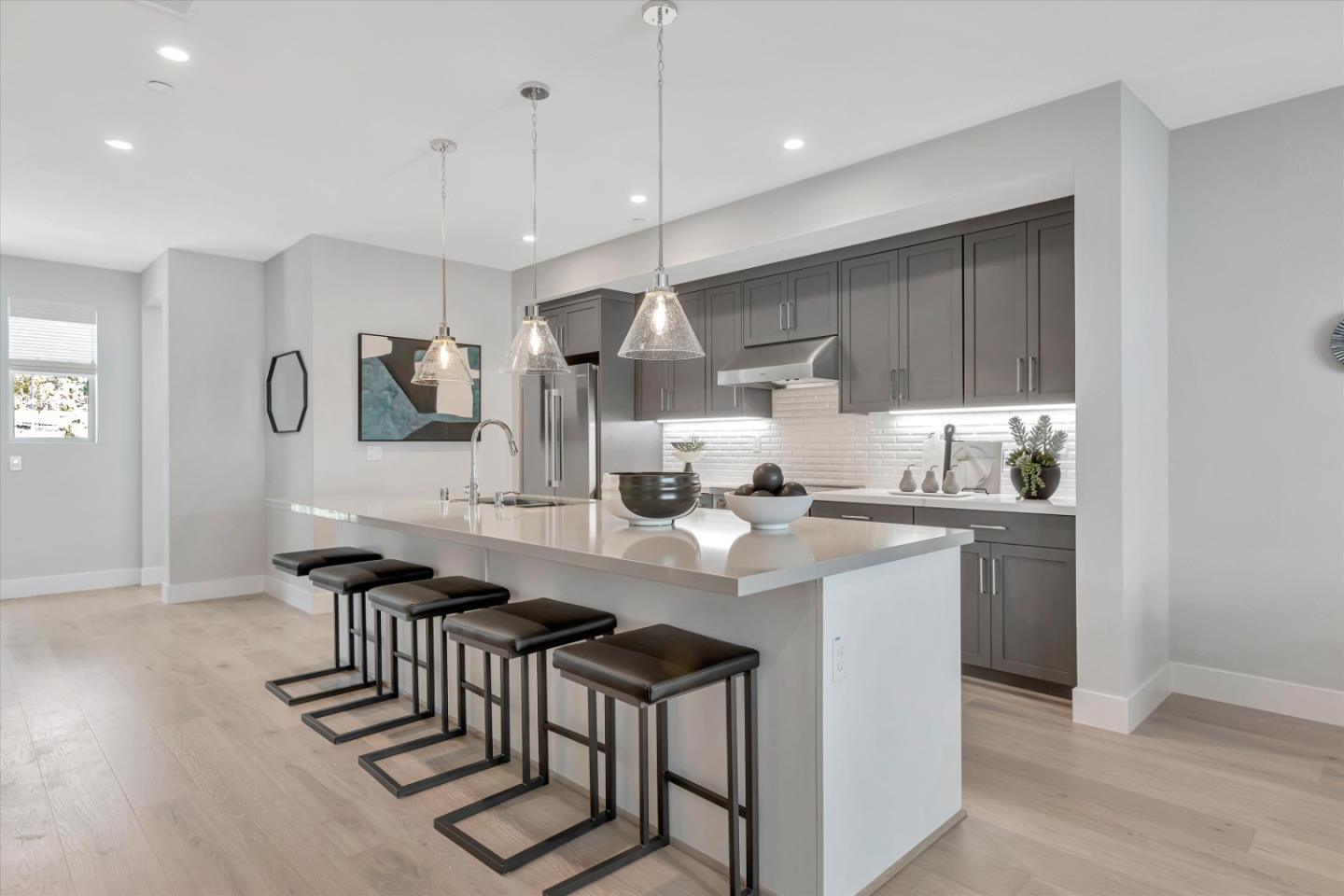 Detail Gallery Image 4 of 12 For 231 Oak Cir, Walnut Creek,  CA 94597 - 4 Beds | 3/1 Baths