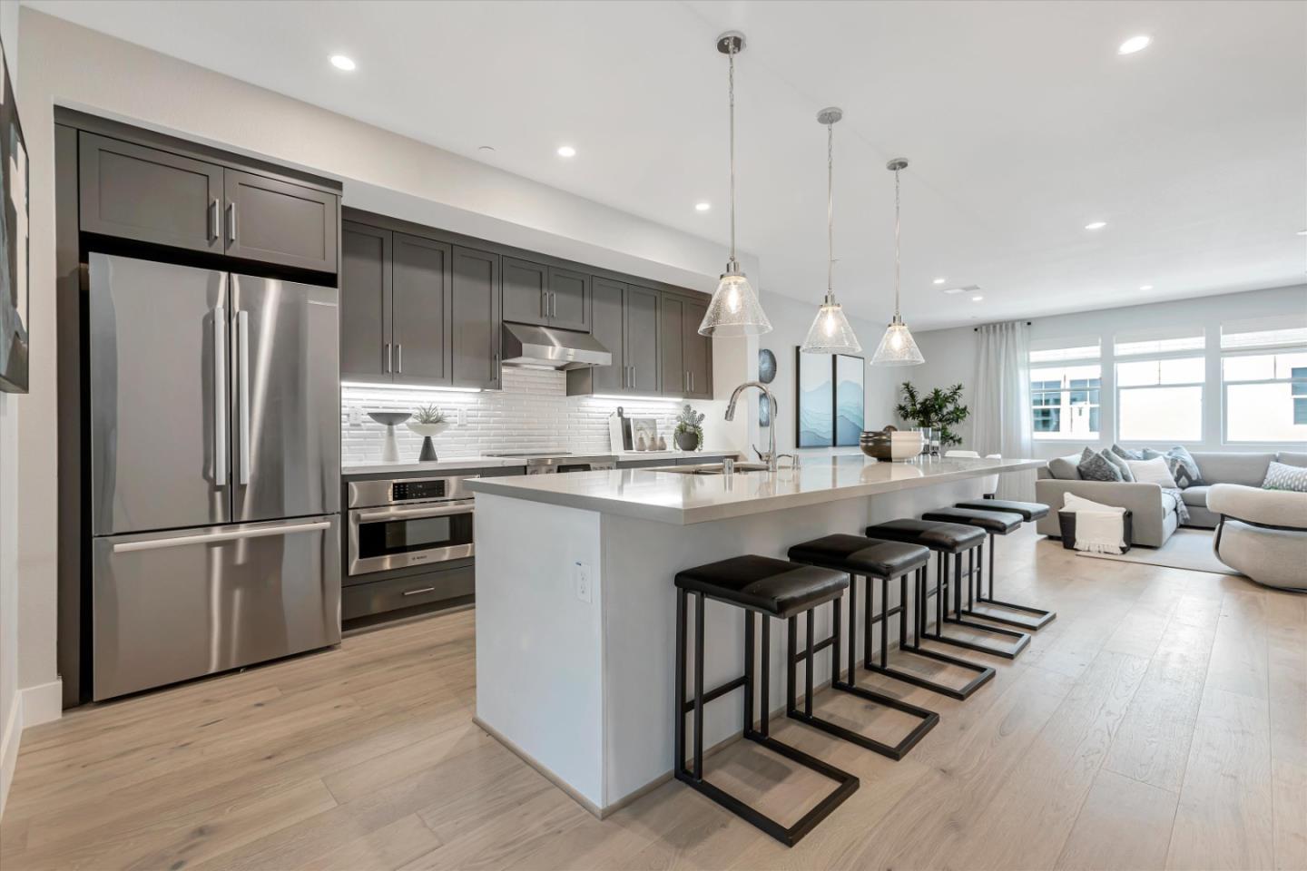 Detail Gallery Image 5 of 12 For 231 Oak Cir, Walnut Creek,  CA 94597 - 4 Beds | 3/1 Baths