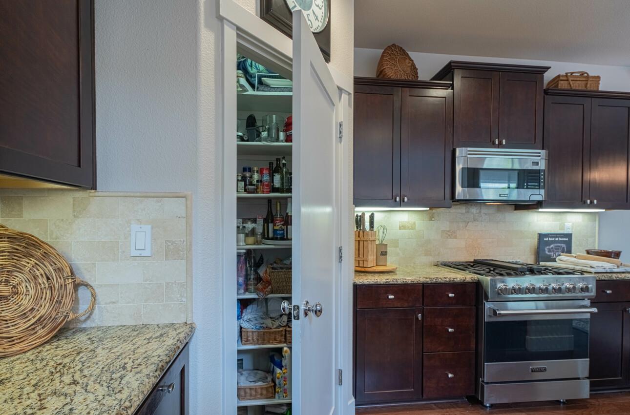 Detail Gallery Image 13 of 60 For 17210 Logan St, East Garrison,  CA 93933 - 4 Beds | 2/1 Baths