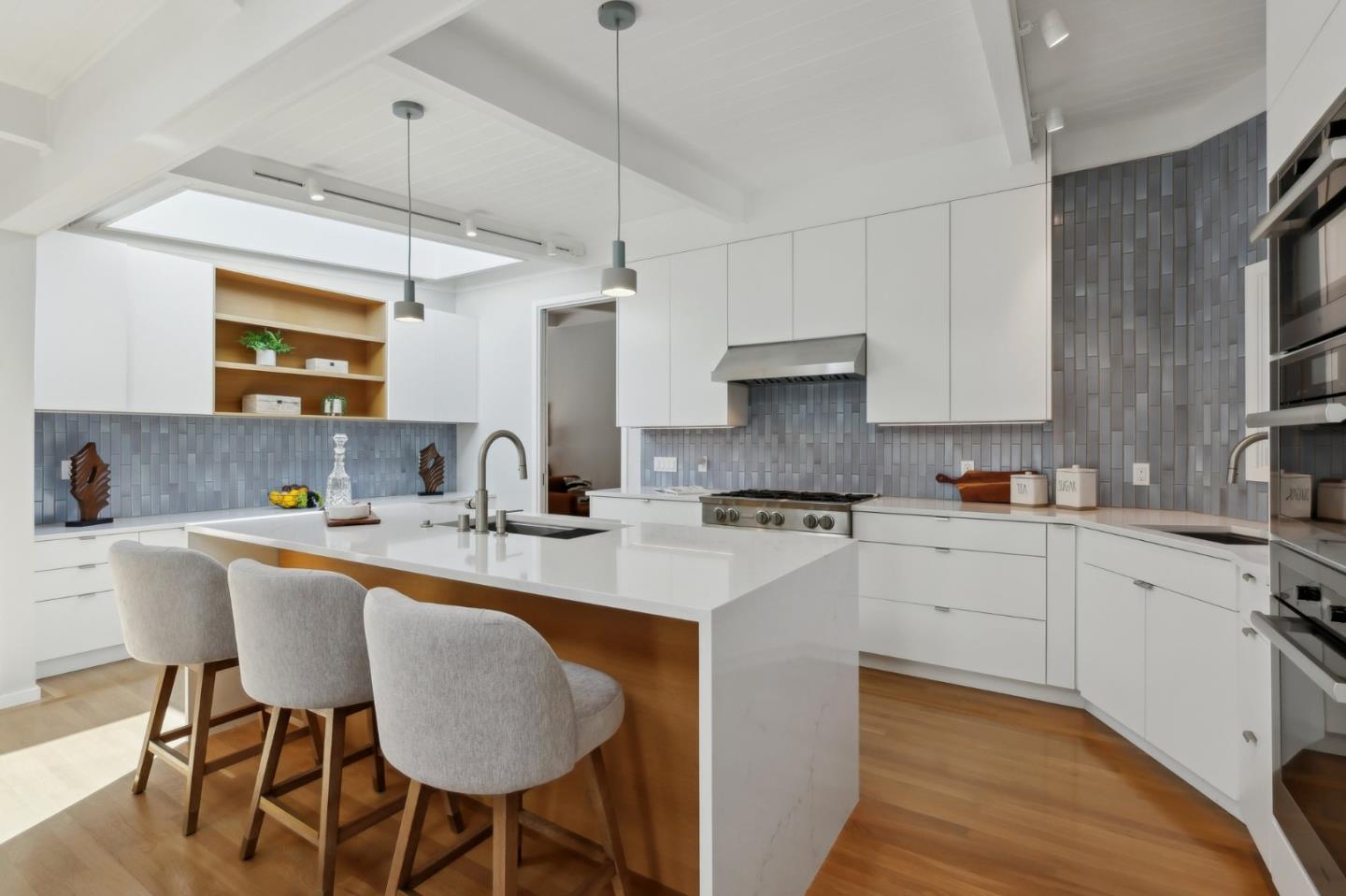 Detail Gallery Image 12 of 71 For 607 Dartmouth Ave, San Carlos,  CA 94070 - 3 Beds | 3 Baths