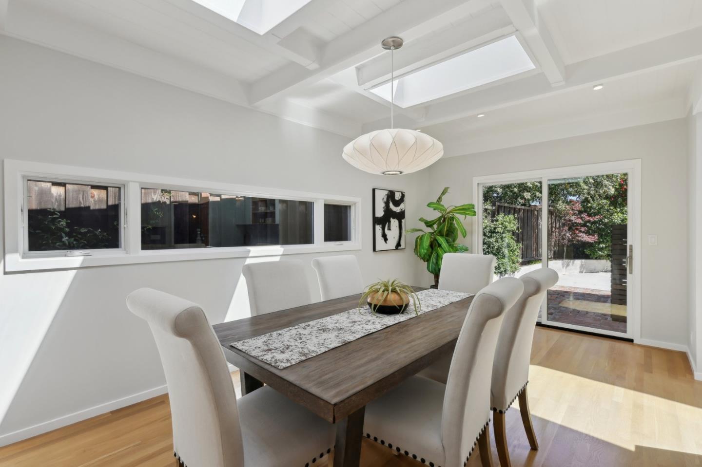Detail Gallery Image 14 of 71 For 607 Dartmouth Ave, San Carlos,  CA 94070 - 3 Beds | 3 Baths