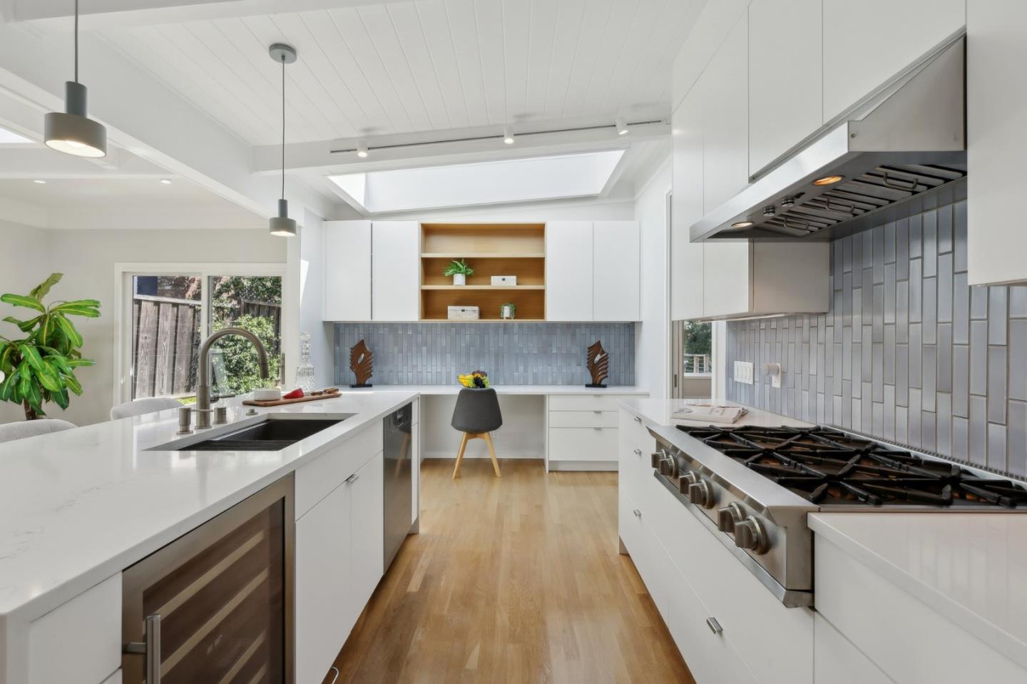 Detail Gallery Image 20 of 71 For 607 Dartmouth Ave, San Carlos,  CA 94070 - 3 Beds | 3 Baths