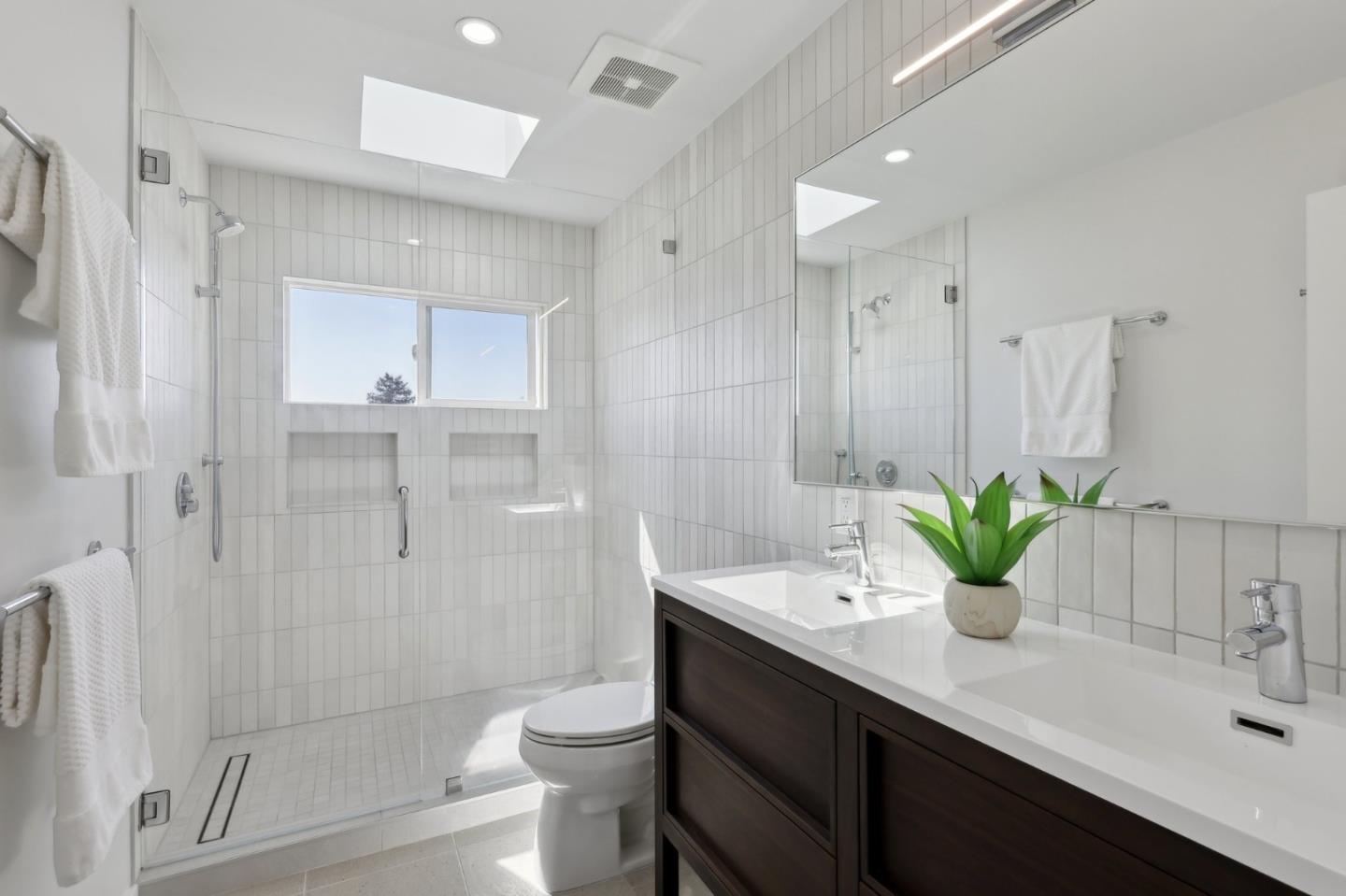 Detail Gallery Image 27 of 71 For 607 Dartmouth Ave, San Carlos,  CA 94070 - 3 Beds | 3 Baths