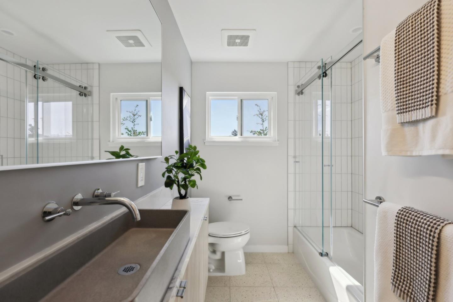 Detail Gallery Image 29 of 71 For 607 Dartmouth Ave, San Carlos,  CA 94070 - 3 Beds | 3 Baths