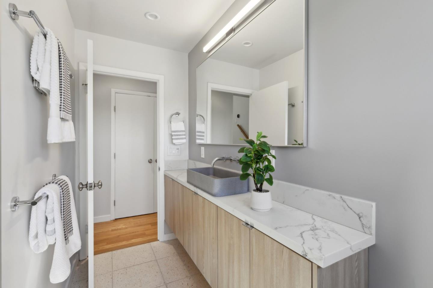 Detail Gallery Image 30 of 71 For 607 Dartmouth Ave, San Carlos,  CA 94070 - 3 Beds | 3 Baths