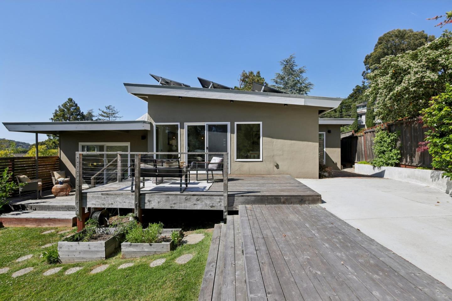 Detail Gallery Image 37 of 71 For 607 Dartmouth Ave, San Carlos,  CA 94070 - 3 Beds | 3 Baths