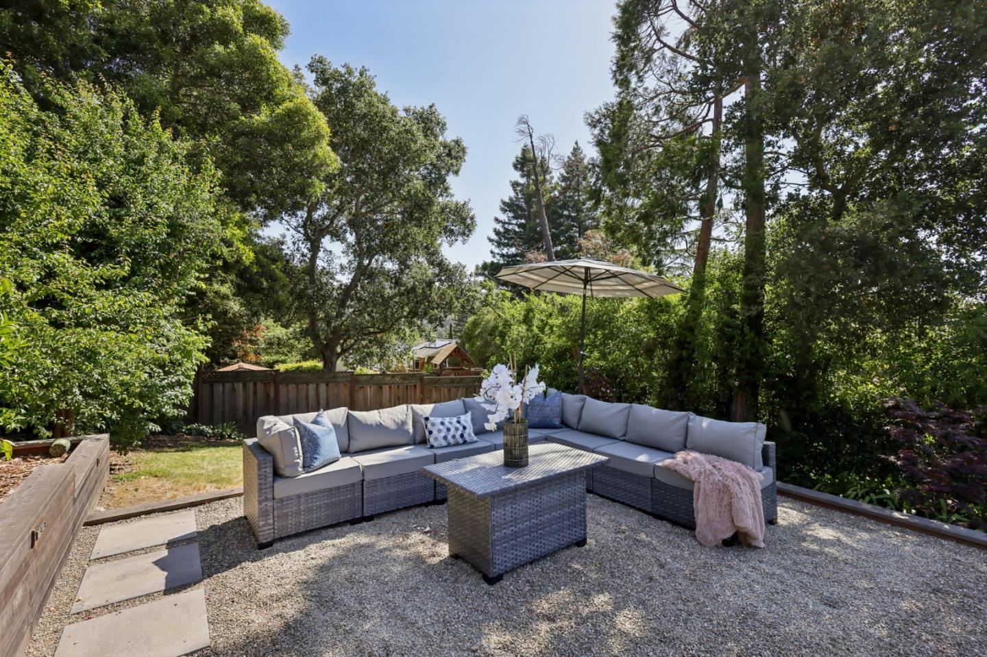 Detail Gallery Image 40 of 71 For 607 Dartmouth Ave, San Carlos,  CA 94070 - 3 Beds | 3 Baths