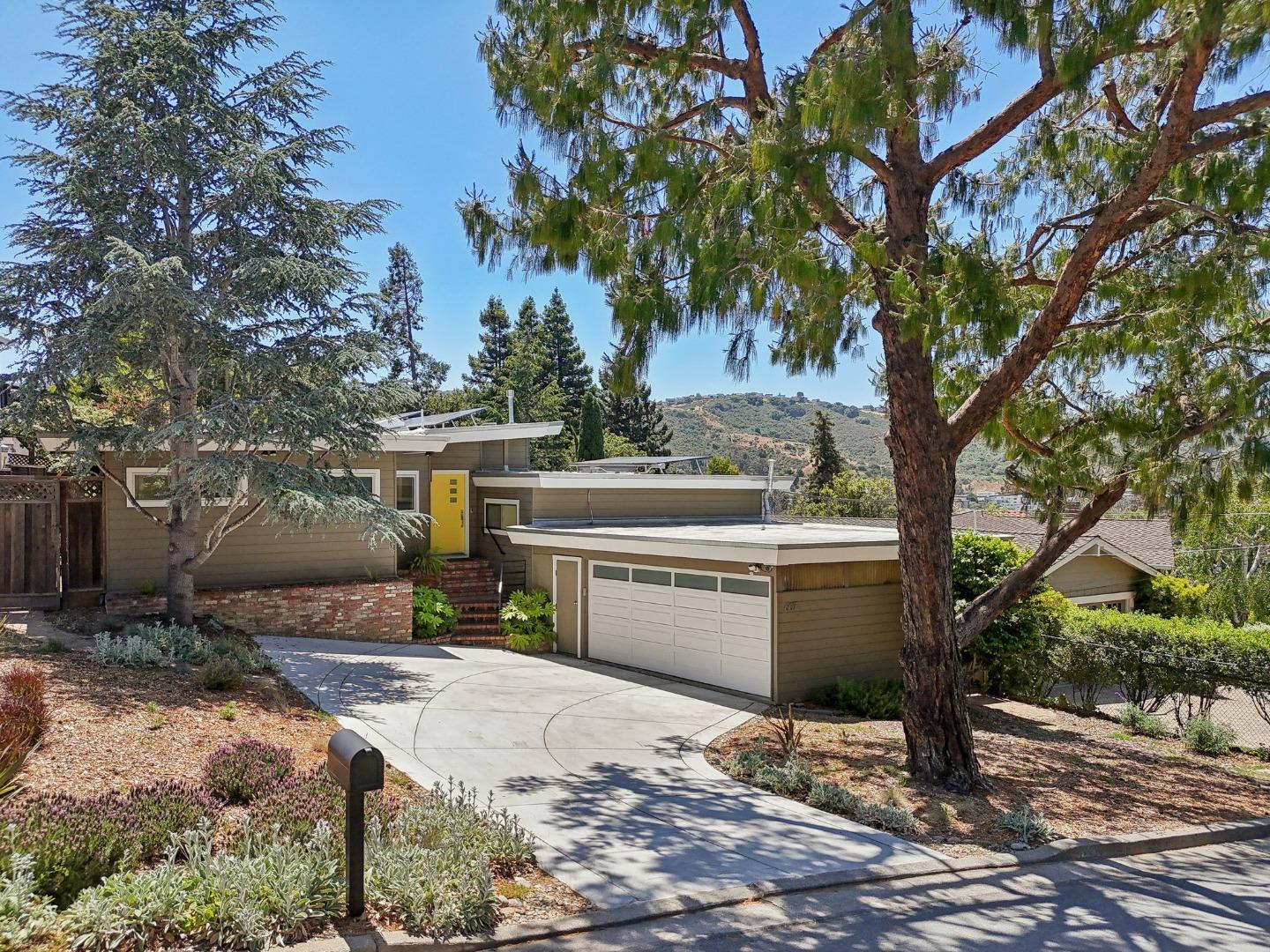 Detail Gallery Image 46 of 71 For 607 Dartmouth Ave, San Carlos,  CA 94070 - 3 Beds | 3 Baths