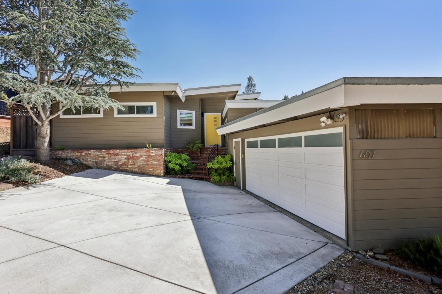Detail Gallery Image 5 of 71 For 607 Dartmouth Ave, San Carlos,  CA 94070 - 3 Beds | 3 Baths