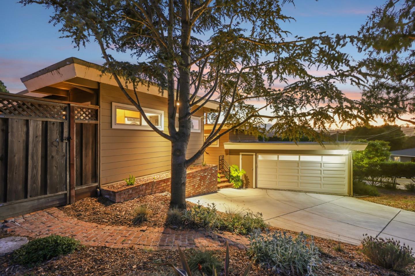 Detail Gallery Image 50 of 71 For 607 Dartmouth Ave, San Carlos,  CA 94070 - 3 Beds | 3 Baths