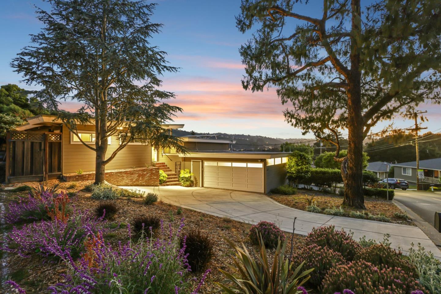 Detail Gallery Image 51 of 71 For 607 Dartmouth Ave, San Carlos,  CA 94070 - 3 Beds | 3 Baths