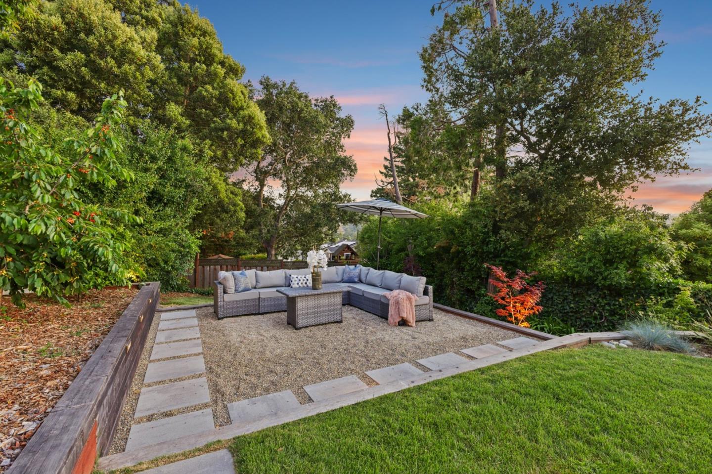 Detail Gallery Image 54 of 71 For 607 Dartmouth Ave, San Carlos,  CA 94070 - 3 Beds | 3 Baths