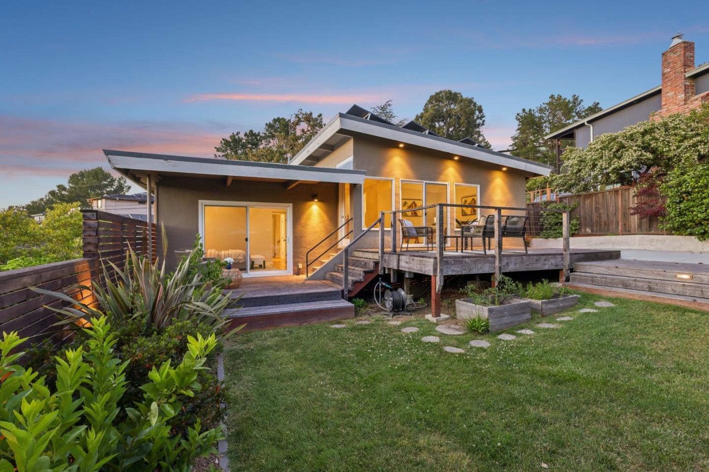 Detail Gallery Image 56 of 71 For 607 Dartmouth Ave, San Carlos,  CA 94070 - 3 Beds | 3 Baths