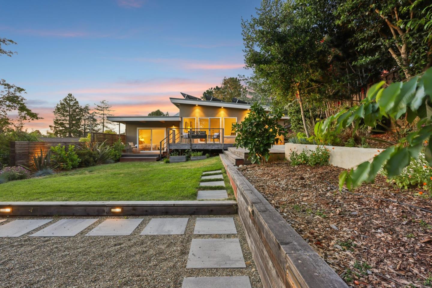 Detail Gallery Image 57 of 71 For 607 Dartmouth Ave, San Carlos,  CA 94070 - 3 Beds | 3 Baths