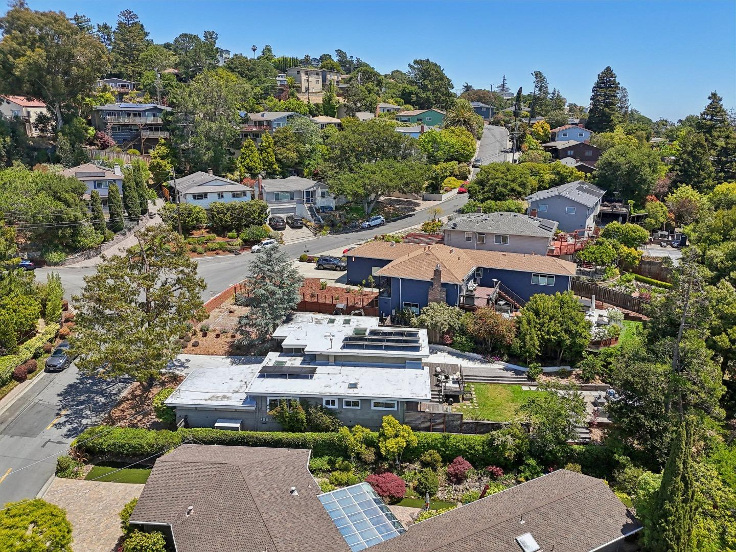 Detail Gallery Image 64 of 71 For 607 Dartmouth Ave, San Carlos,  CA 94070 - 3 Beds | 3 Baths