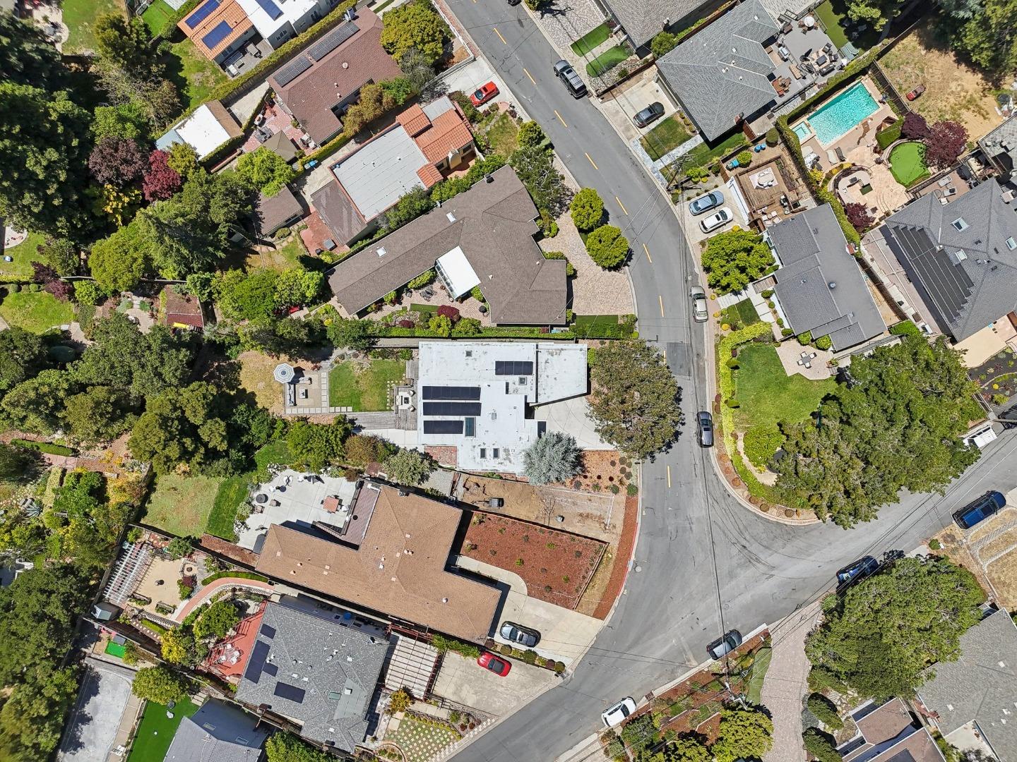 Detail Gallery Image 68 of 71 For 607 Dartmouth Ave, San Carlos,  CA 94070 - 3 Beds | 3 Baths