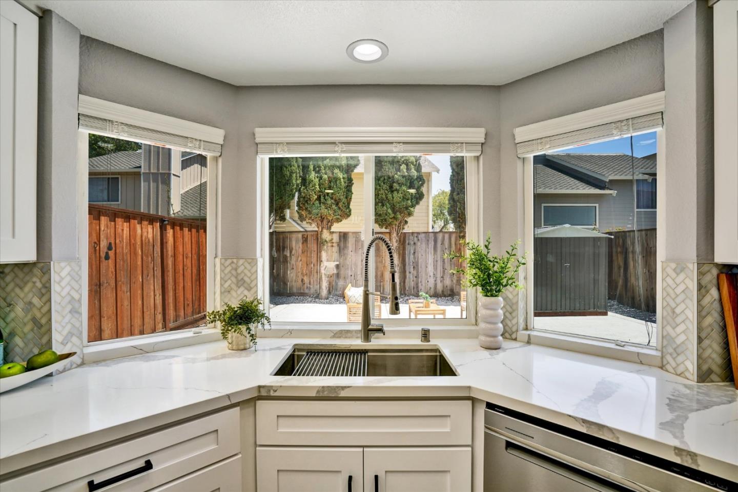 Detail Gallery Image 10 of 40 For 3746 Cardinal Ter, Fremont,  CA 94555 - 4 Beds | 2/1 Baths