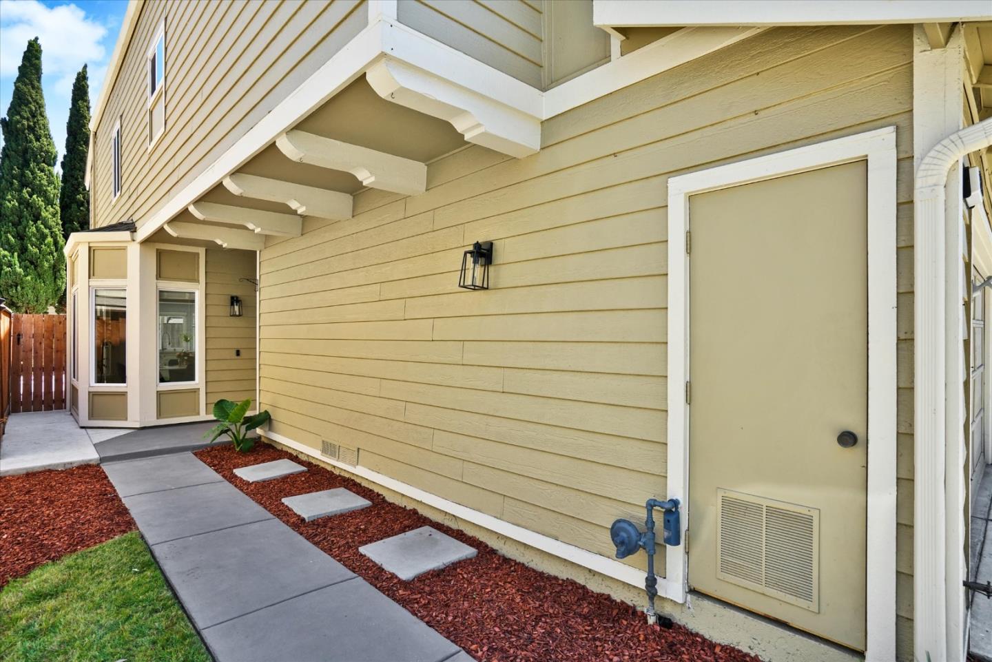 Detail Gallery Image 3 of 40 For 3746 Cardinal Ter, Fremont,  CA 94555 - 4 Beds | 2/1 Baths