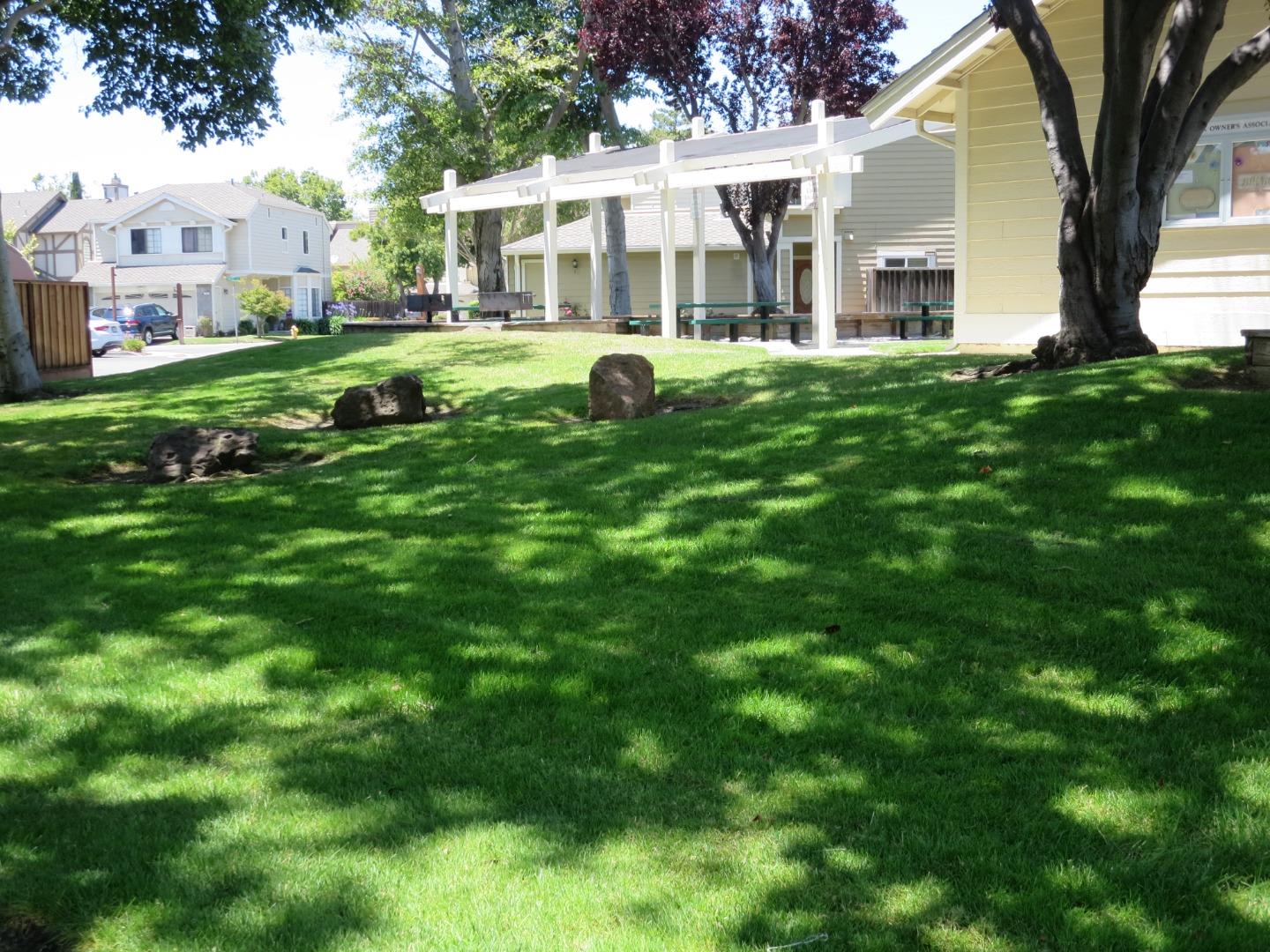 Detail Gallery Image 39 of 40 For 3746 Cardinal Ter, Fremont,  CA 94555 - 4 Beds | 2/1 Baths