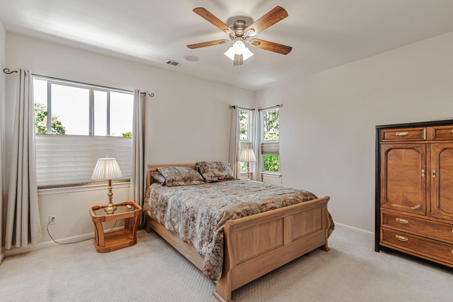 Detail Gallery Image 22 of 28 For 975 Oak Brook Way, Gilroy,  CA 95020 - 3 Beds | 2/1 Baths