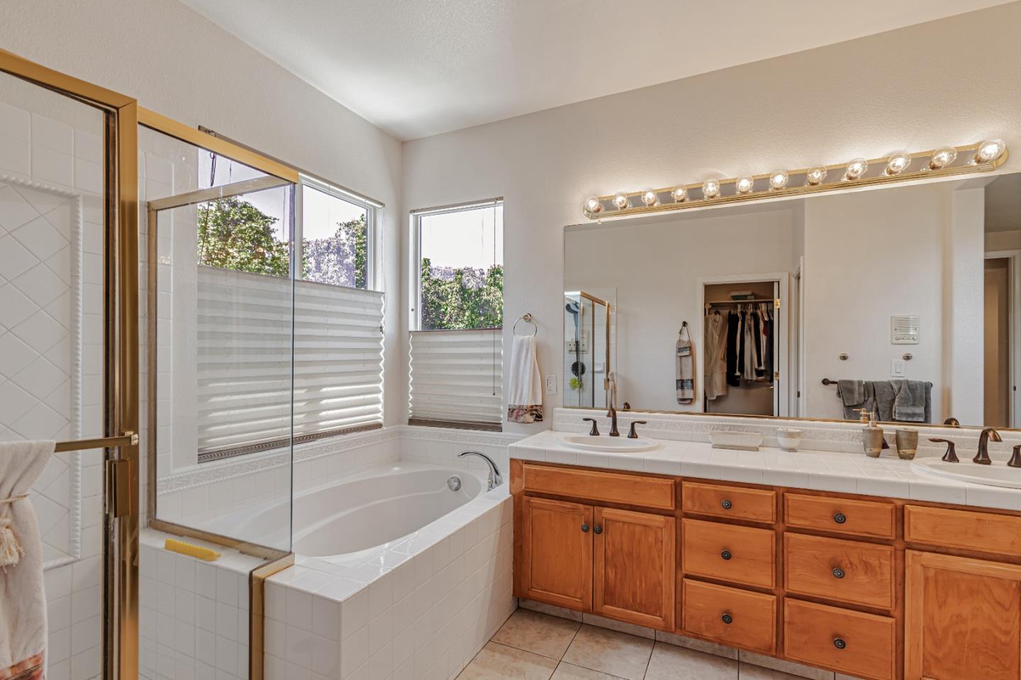 Detail Gallery Image 23 of 28 For 975 Oak Brook Way, Gilroy,  CA 95020 - 3 Beds | 2/1 Baths