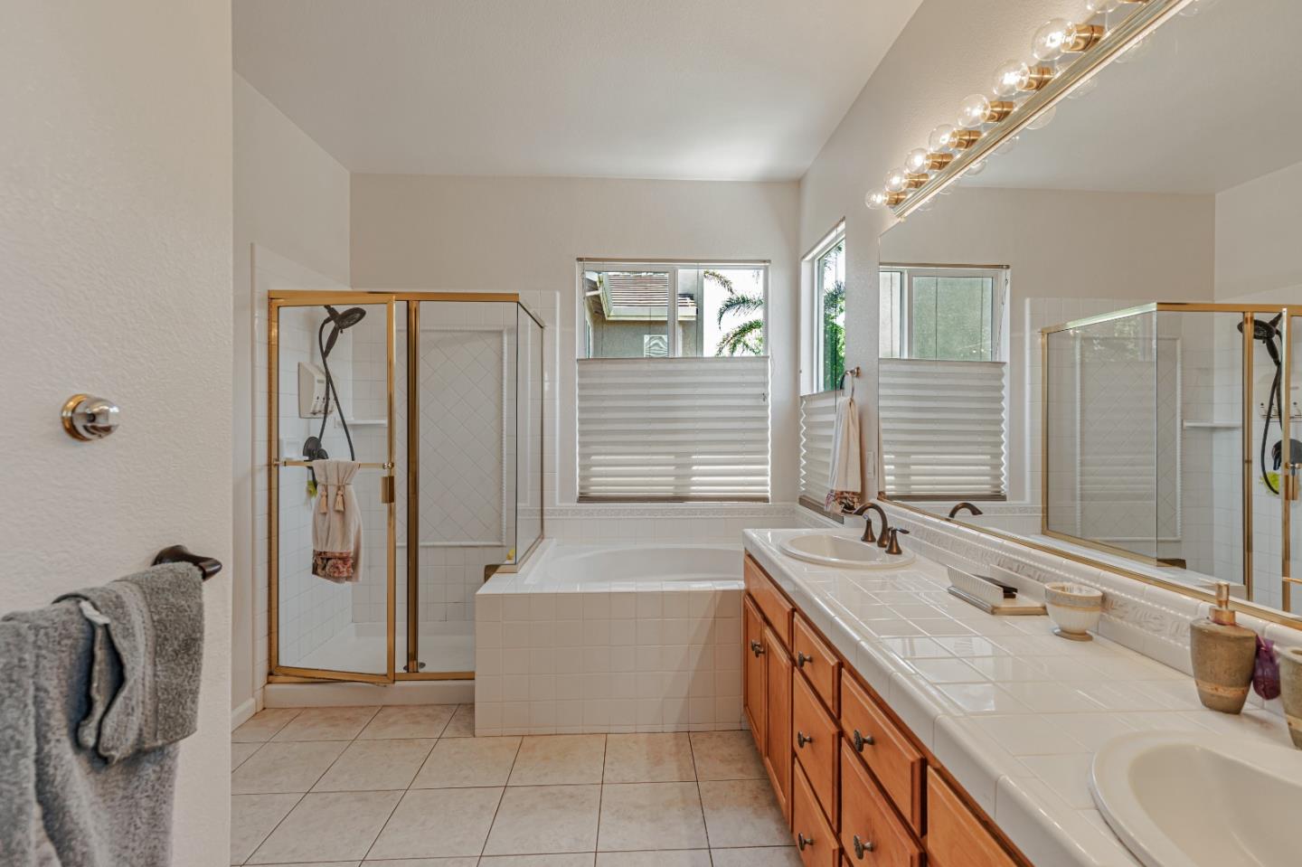 Detail Gallery Image 24 of 28 For 975 Oak Brook Way, Gilroy,  CA 95020 - 3 Beds | 2/1 Baths
