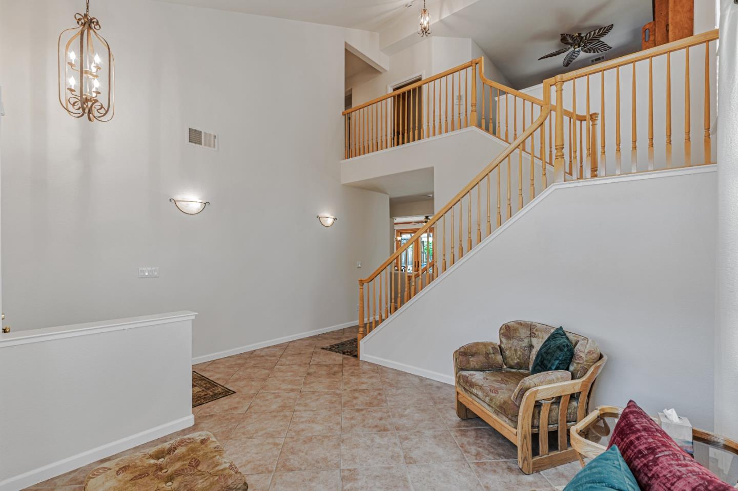 Detail Gallery Image 6 of 28 For 975 Oak Brook Way, Gilroy,  CA 95020 - 3 Beds | 2/1 Baths