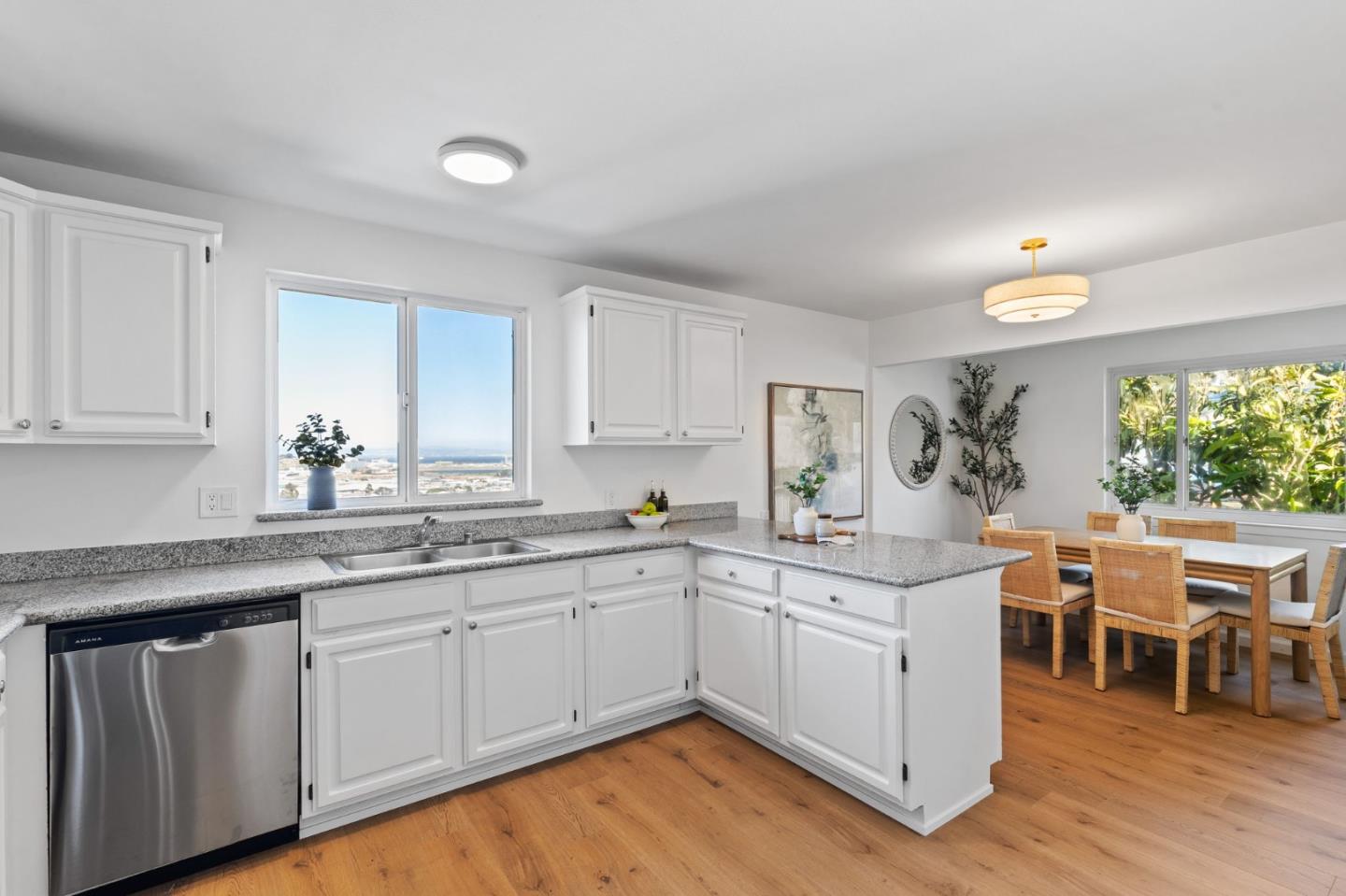 Detail Gallery Image 15 of 35 For 325 Olmstead St, San Francisco,  CA 94134 - 3 Beds | 1/1 Baths