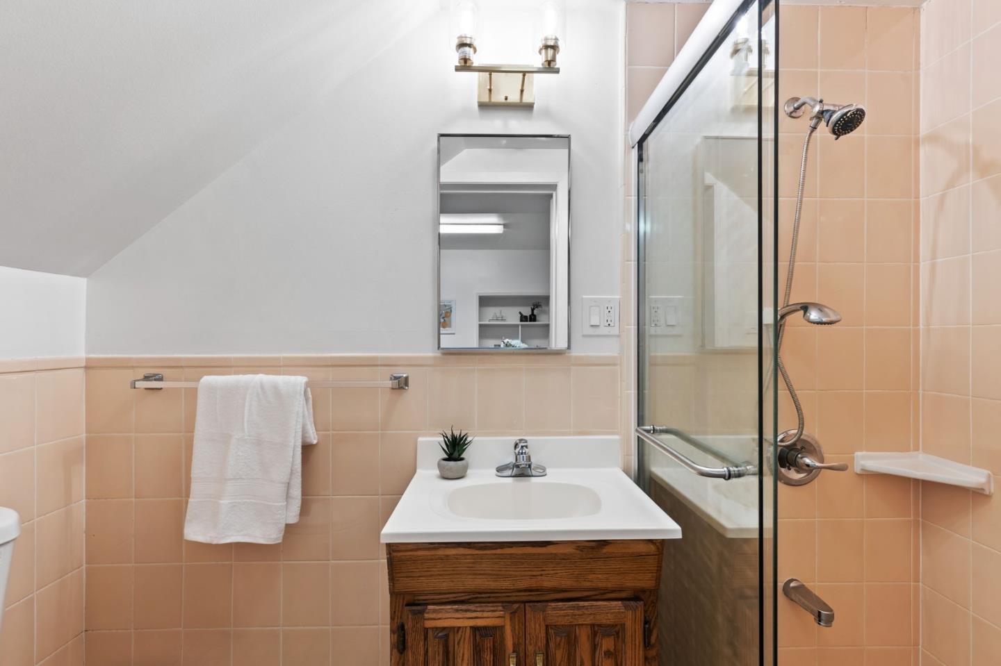Detail Gallery Image 29 of 35 For 325 Olmstead St, San Francisco,  CA 94134 - 3 Beds | 1/1 Baths