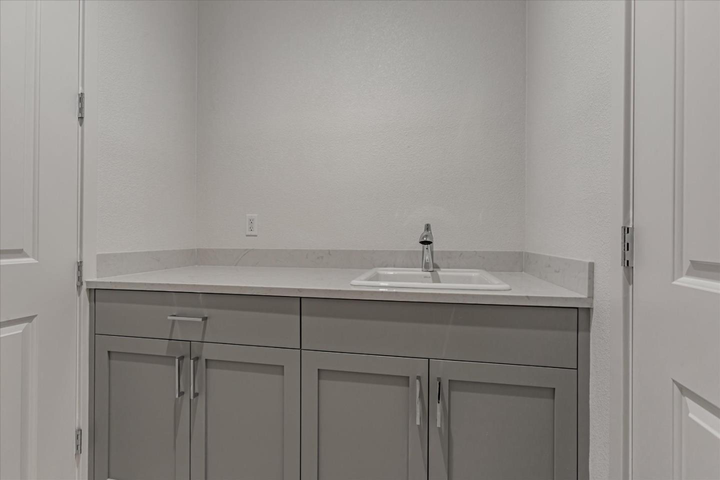 Detail Gallery Image 13 of 19 For 322 Isabelline Ct, San Ramon,  CA 94583 - 4 Beds | 4/1 Baths