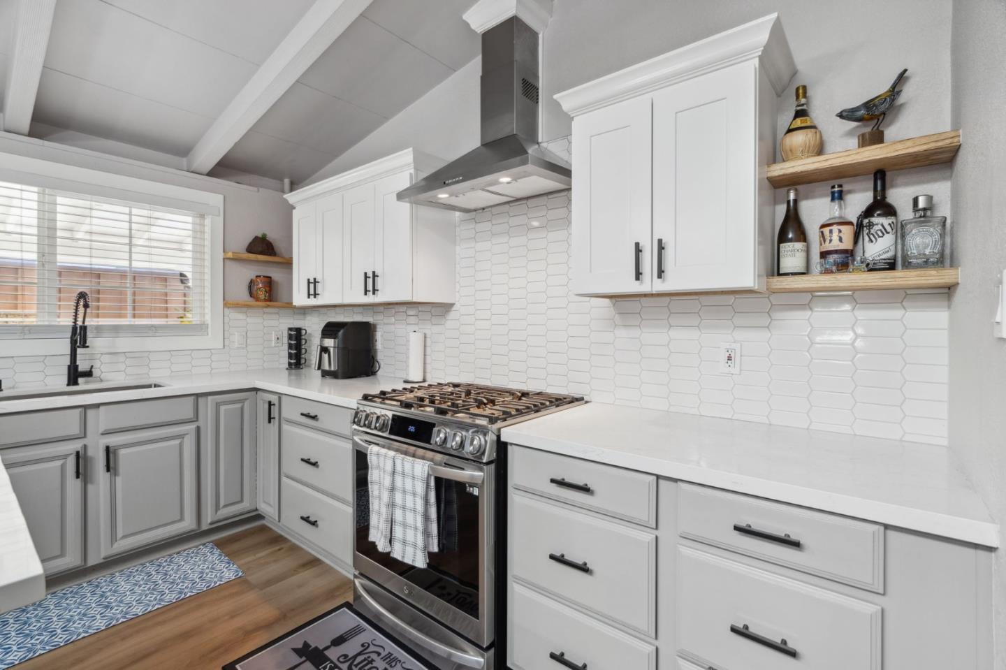 Detail Gallery Image 11 of 32 For 774 Lakewood Dr, Sunnyvale,  CA 94089 - 3 Beds | 2 Baths