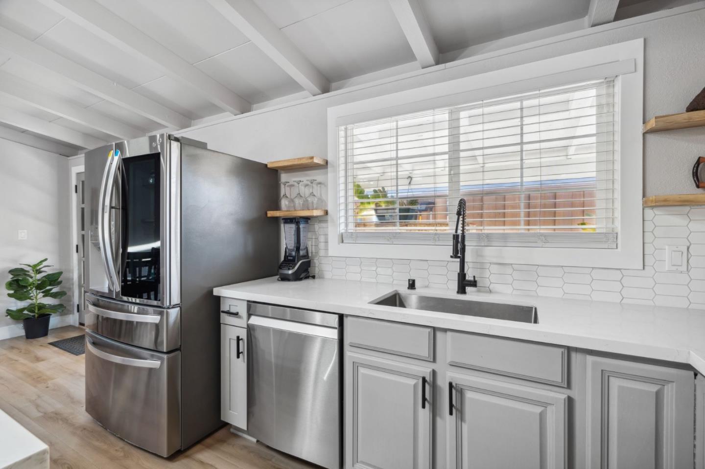 Detail Gallery Image 13 of 32 For 774 Lakewood Dr, Sunnyvale,  CA 94089 - 3 Beds | 2 Baths