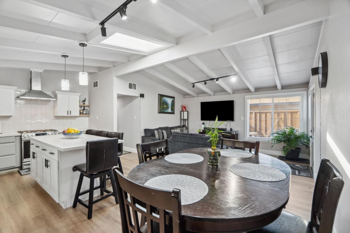 Detail Gallery Image 7 of 32 For 774 Lakewood Dr, Sunnyvale,  CA 94089 - 3 Beds | 2 Baths