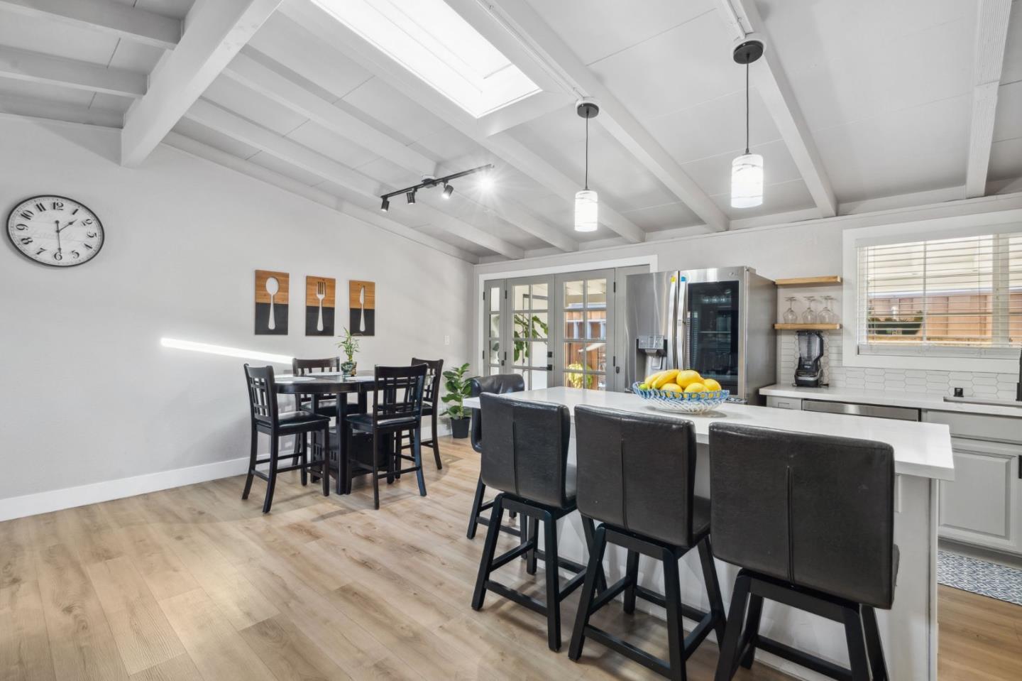 Detail Gallery Image 8 of 32 For 774 Lakewood Dr, Sunnyvale,  CA 94089 - 3 Beds | 2 Baths