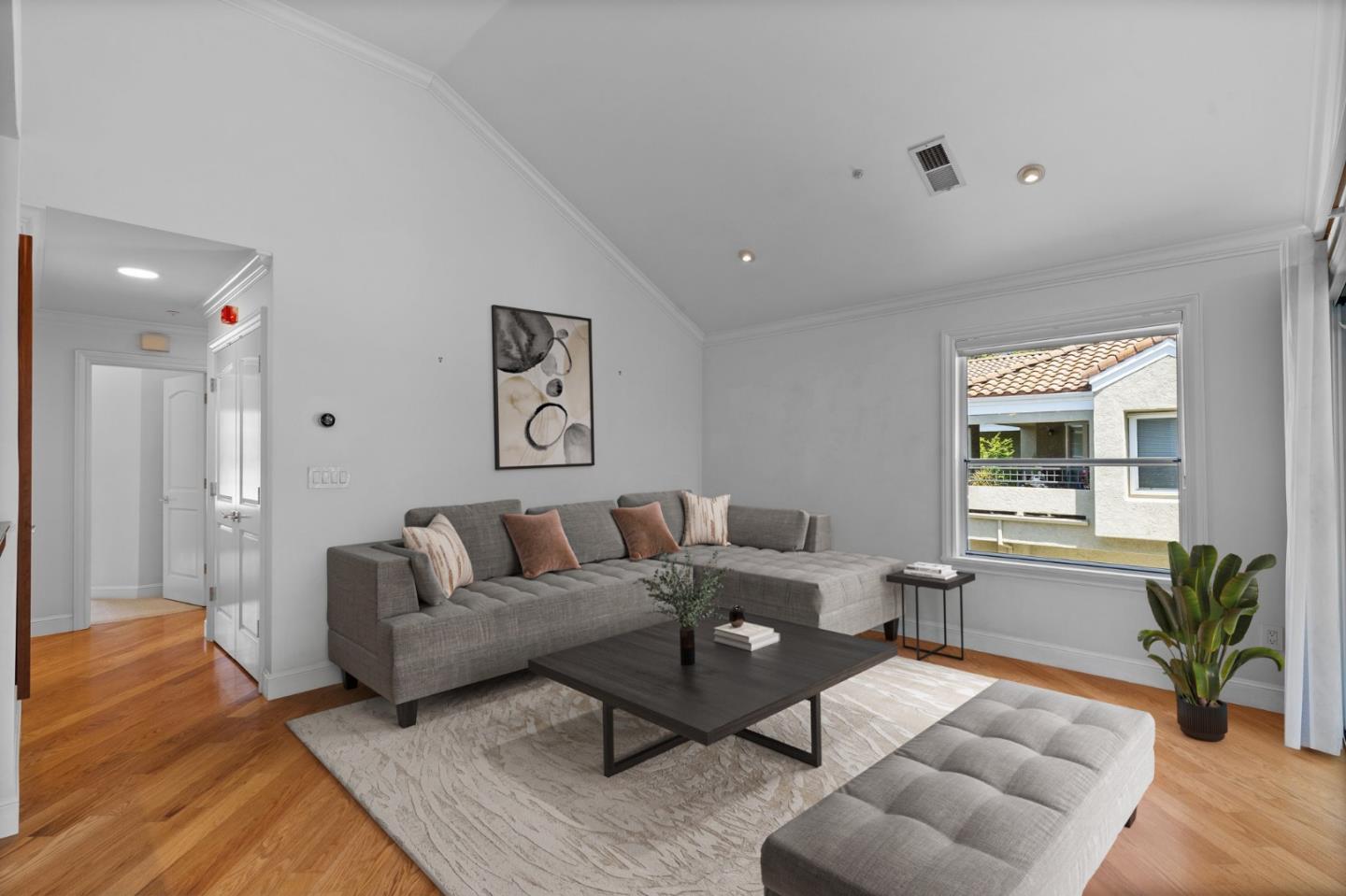 Detail Gallery Image 2 of 32 For 539 Quailbrook Ct, San Jose,  CA 95110 - 2 Beds | 2 Baths