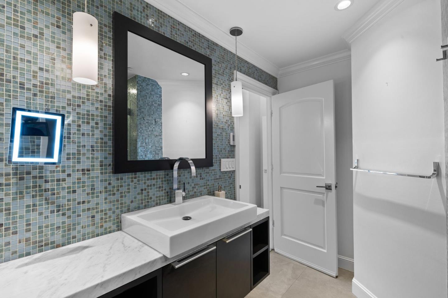 Detail Gallery Image 22 of 32 For 539 Quailbrook Ct, San Jose,  CA 95110 - 2 Beds | 2 Baths
