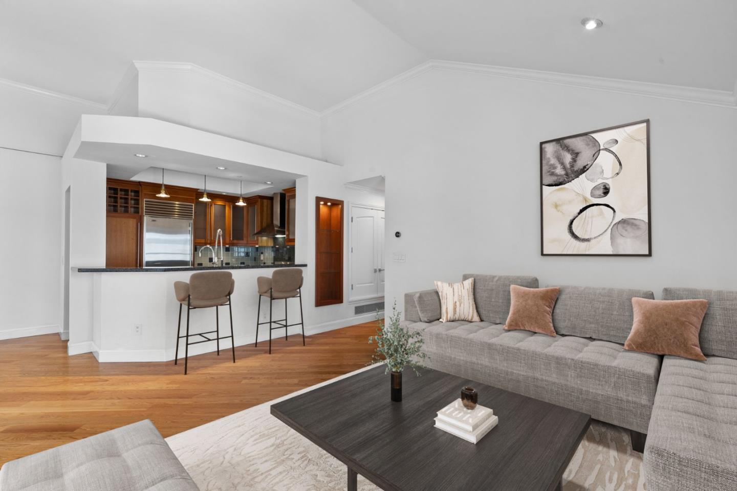 Detail Gallery Image 4 of 32 For 539 Quailbrook Ct, San Jose,  CA 95110 - 2 Beds | 2 Baths