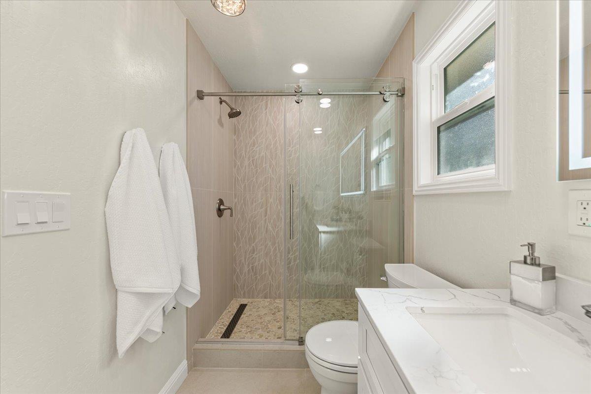 Detail Gallery Image 14 of 40 For 25400 Radonich Rd, Los Gatos,  CA 95033 - 3 Beds | 2/1 Baths
