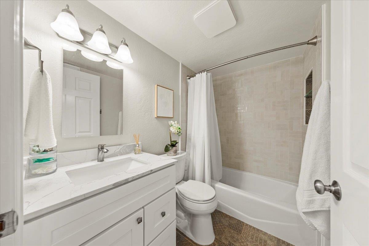 Detail Gallery Image 19 of 40 For 25400 Radonich Rd, Los Gatos,  CA 95033 - 3 Beds | 2/1 Baths