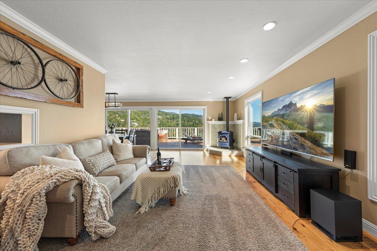 Detail Gallery Image 3 of 40 For 25400 Radonich Rd, Los Gatos,  CA 95033 - 3 Beds | 2/1 Baths