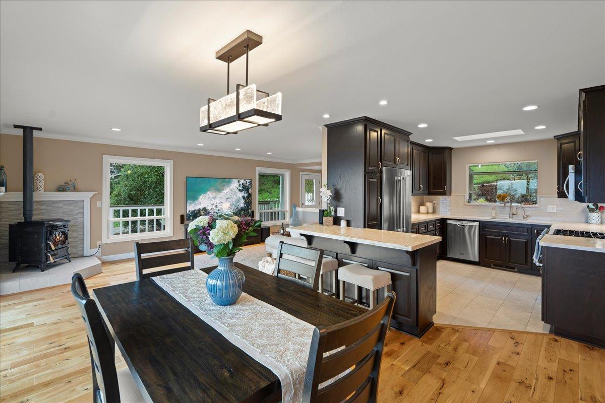 Detail Gallery Image 6 of 40 For 25400 Radonich Rd, Los Gatos,  CA 95033 - 3 Beds | 2/1 Baths