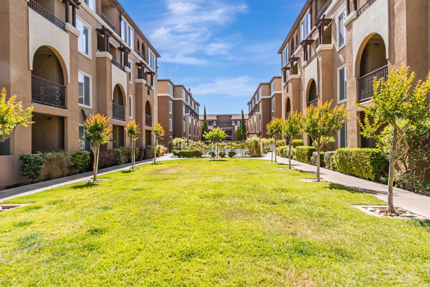 Detail Gallery Image 40 of 46 For 801 S Winchester Blvd #1202,  San Jose,  CA 95128 - 2 Beds | 2 Baths