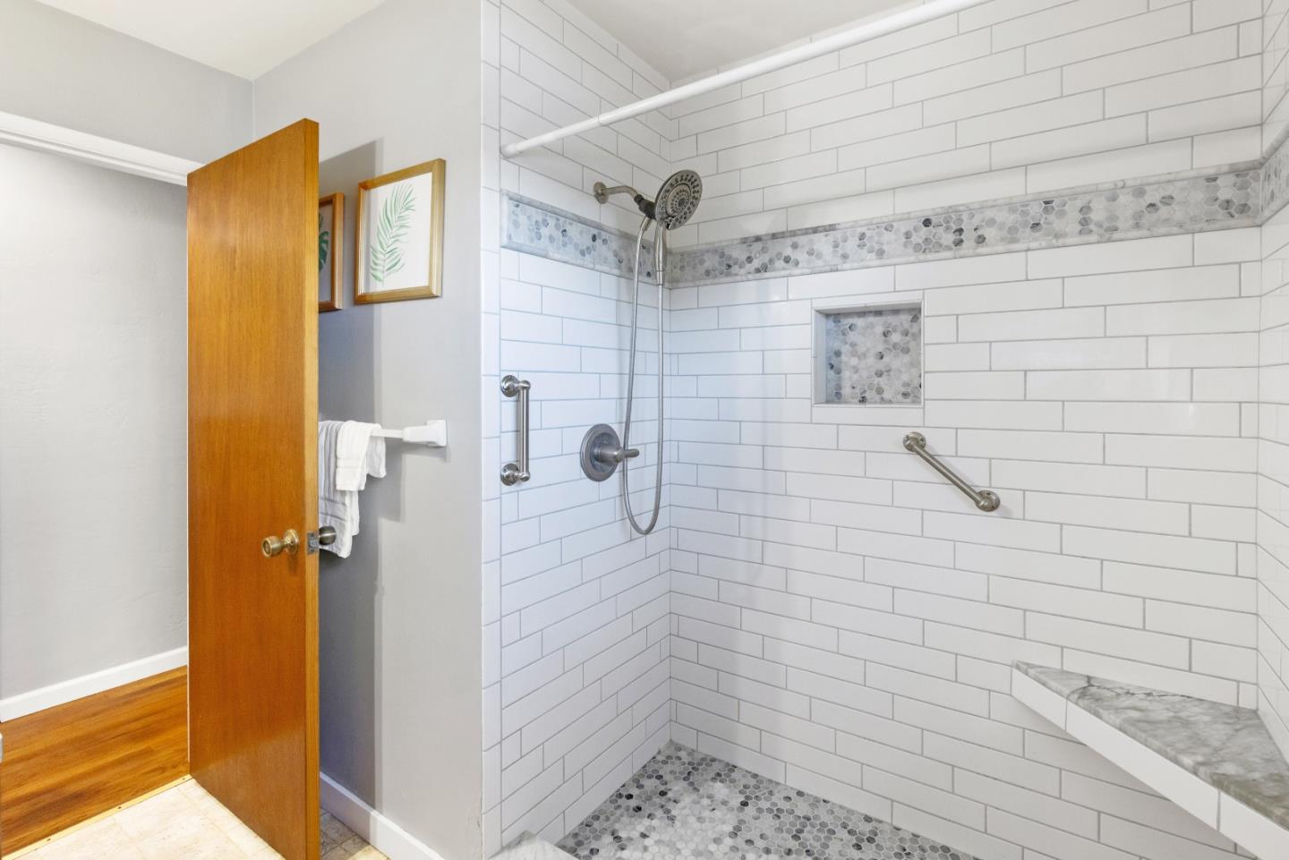 Detail Gallery Image 9 of 17 For 955 Casanova Ave, Monterey,  CA 93940 - 3 Beds | 2 Baths