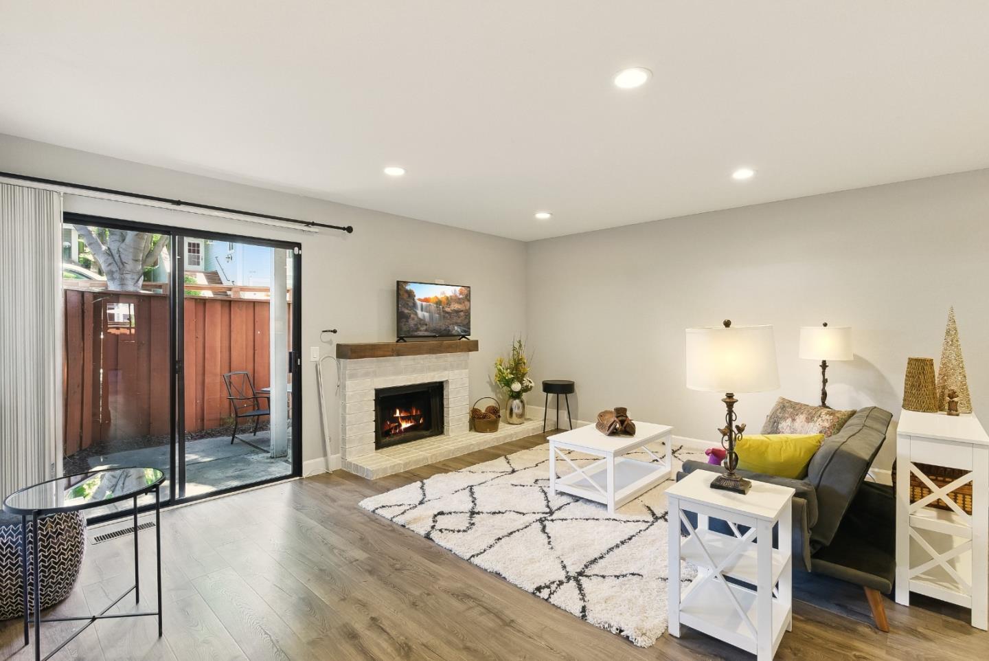 Detail Gallery Image 2 of 36 For 18013 Hillwood Ln, Morgan Hill,  CA 95037 - 2 Beds | 2/1 Baths