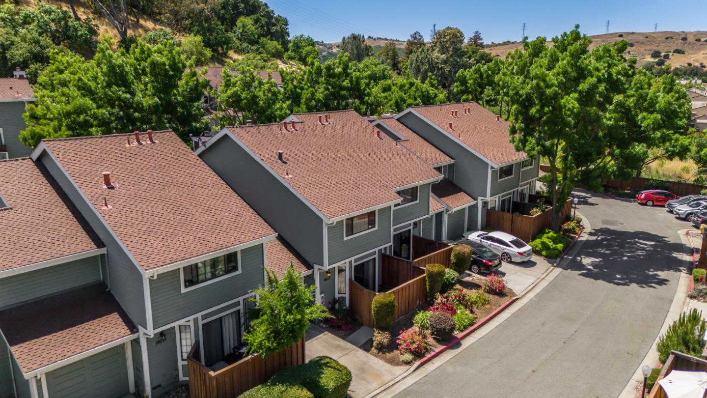 Detail Gallery Image 9 of 36 For 18013 Hillwood Ln, Morgan Hill,  CA 95037 - 2 Beds | 2/1 Baths