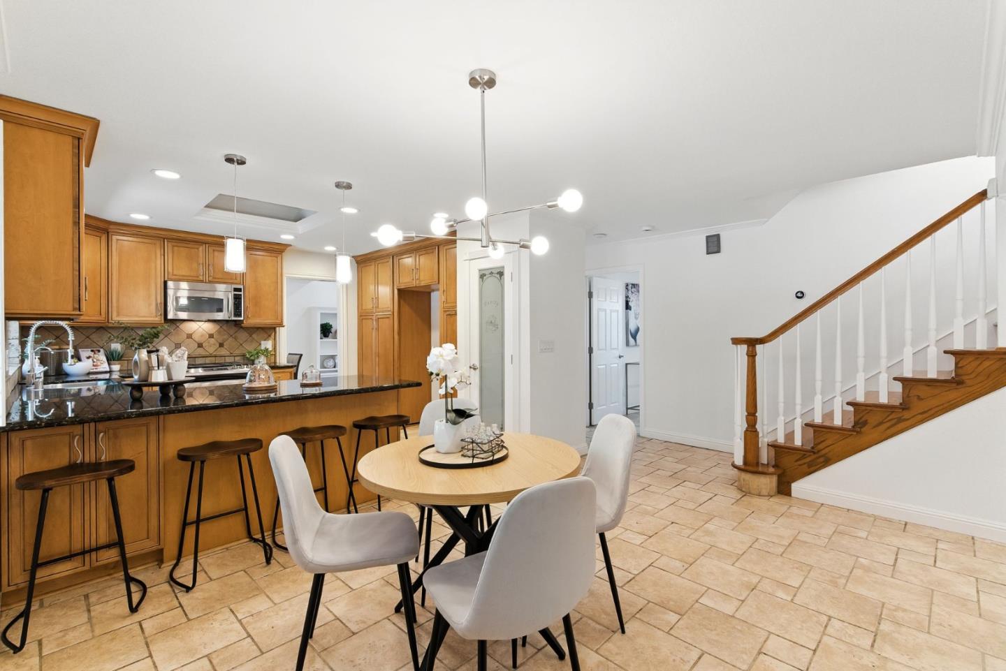 Detail Gallery Image 21 of 75 For 4418 Valle Vis, Pittsburg,  CA 94565 - 5 Beds | 2/1 Baths