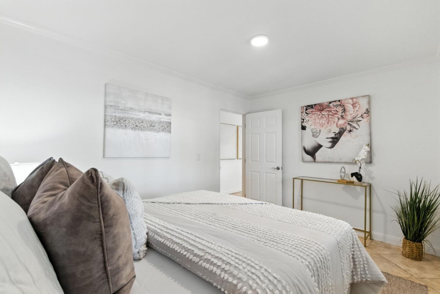 Detail Gallery Image 27 of 75 For 4418 Valle Vis, Pittsburg,  CA 94565 - 5 Beds | 2/1 Baths