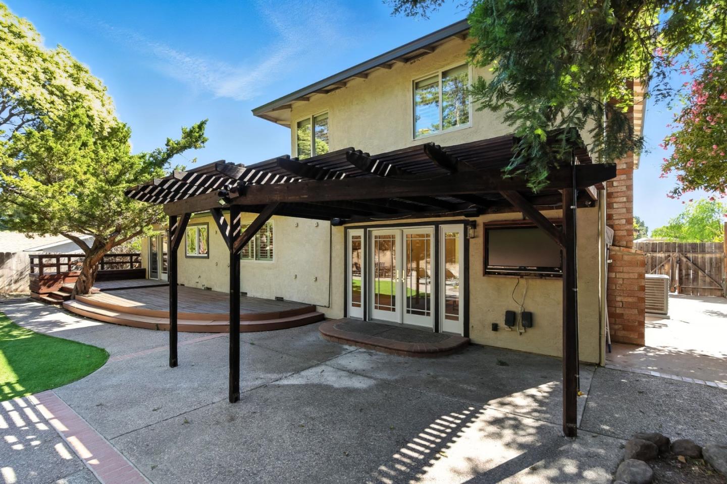Detail Gallery Image 43 of 75 For 4418 Valle Vis, Pittsburg,  CA 94565 - 5 Beds | 2/1 Baths